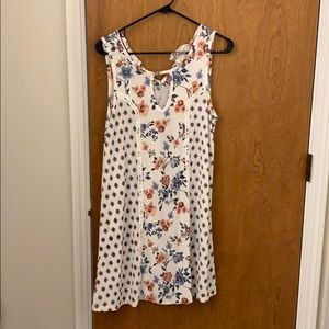 Gorgeous short floral dress!